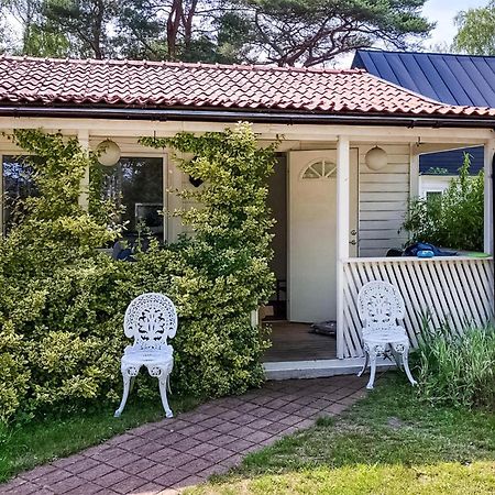 Nice home in Hllviken with 1 Bedrooms&WiFi Höllviken Buitenkant foto
