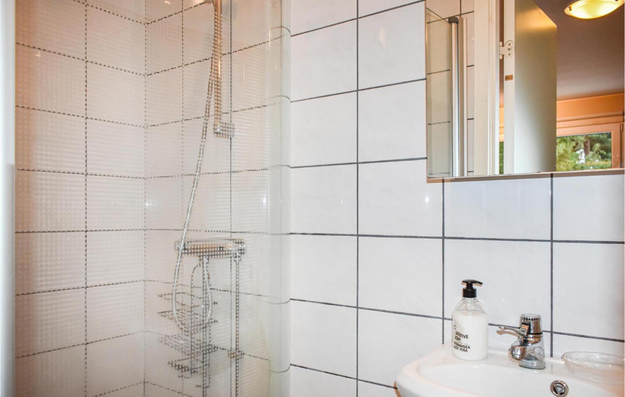 Nice home in Hllviken with 1 Bedrooms&WiFi Höllviken Buitenkant foto