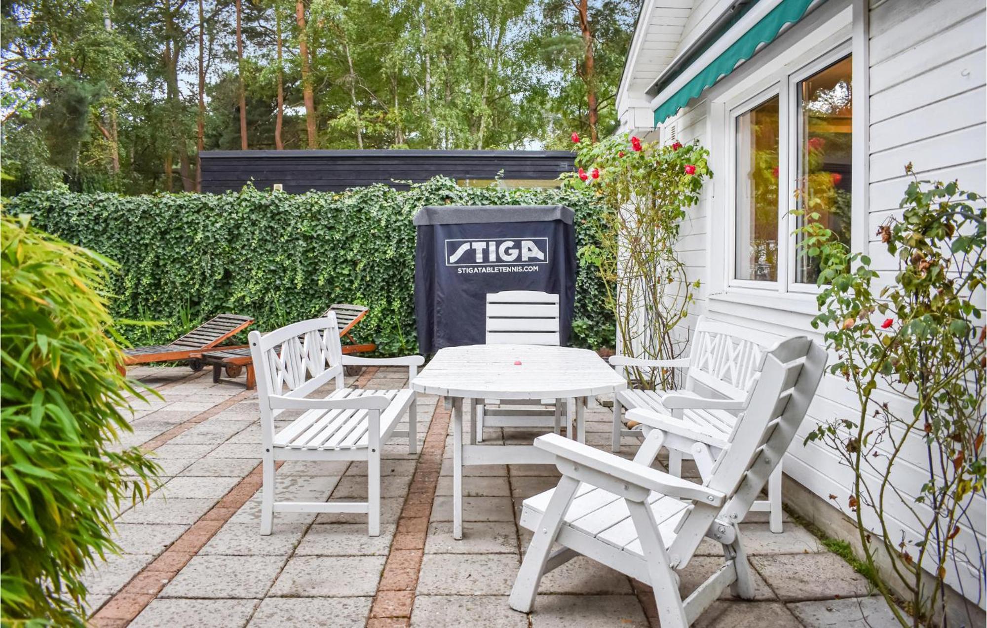 Nice home in Hllviken with 1 Bedrooms&WiFi Höllviken Buitenkant foto