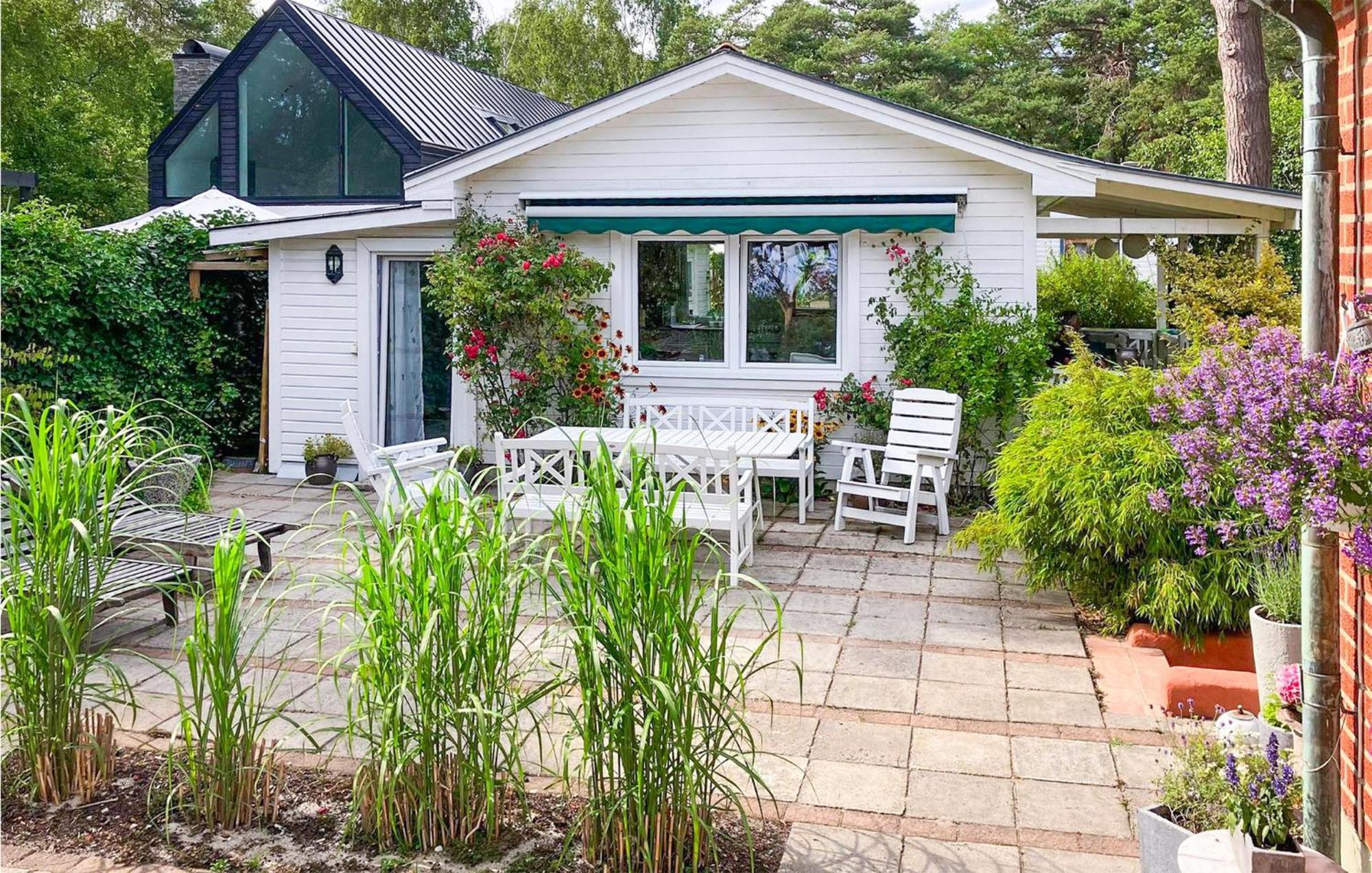 Nice home in Hllviken with 1 Bedrooms&WiFi Höllviken Buitenkant foto