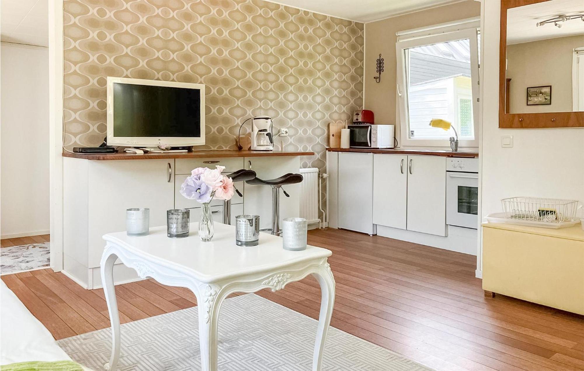 Nice home in Hllviken with 1 Bedrooms&WiFi Höllviken Buitenkant foto